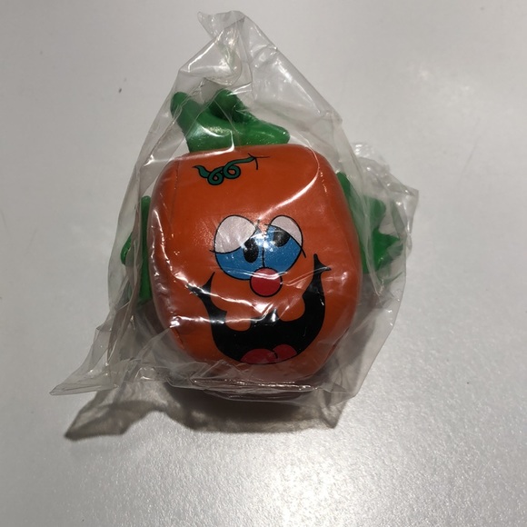 Oriental Trading Halloween Kickballs Box of 12 - Picture 5 of 6